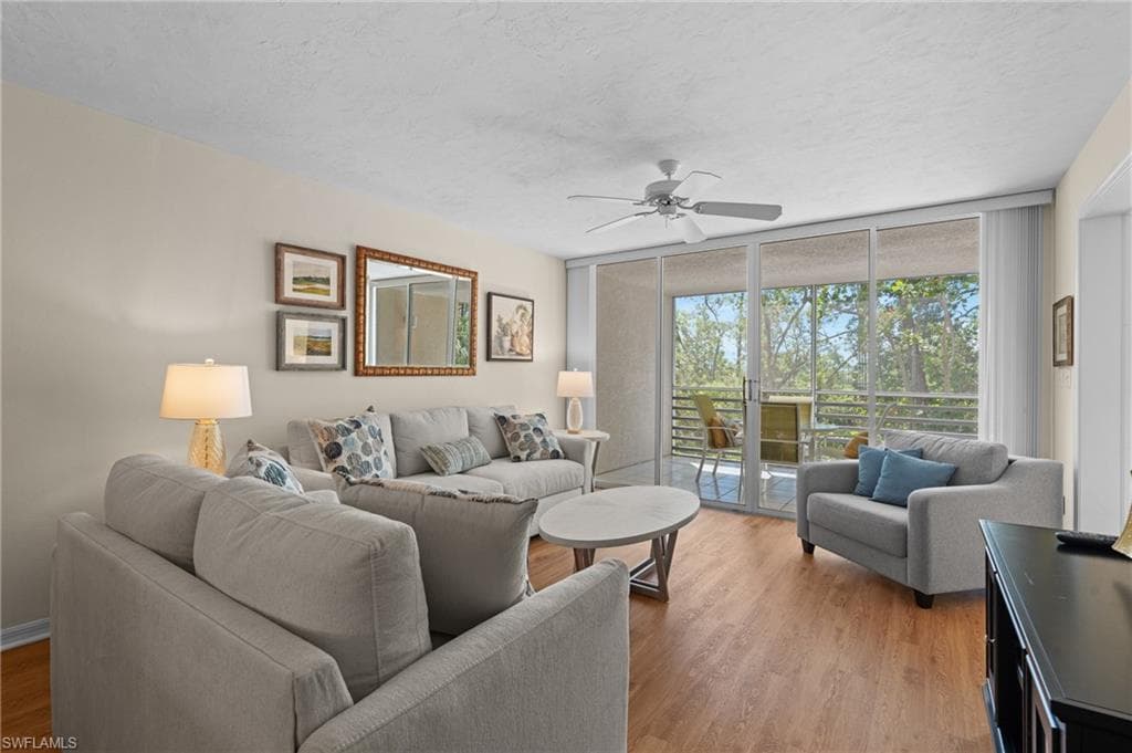 270 Naples Cove Dr 3205, Naples, FL 34110-4