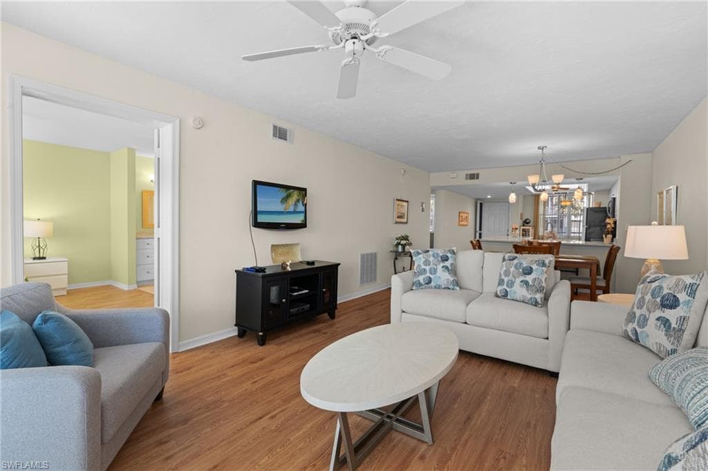 270 Naples Cove Dr 3205, Naples, FL 34110-5