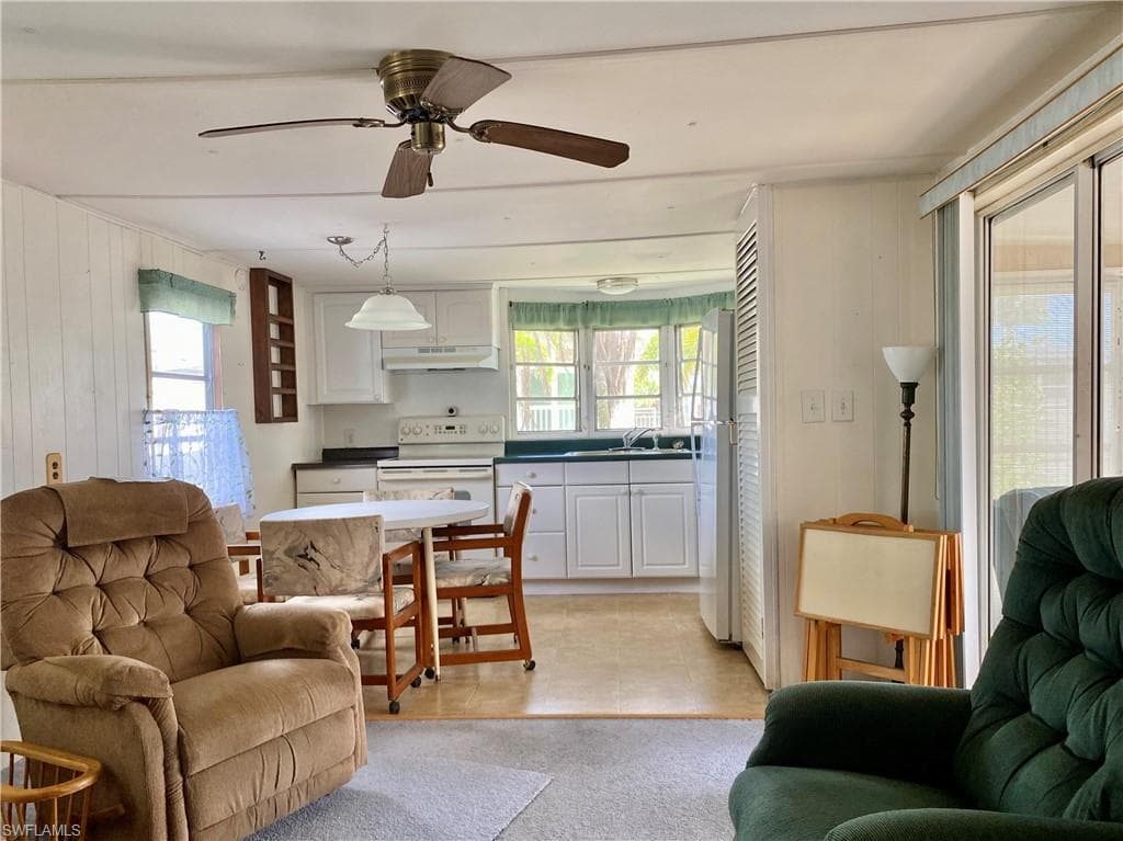 9 Oregon Trl 68, Naples, FL 34113-11