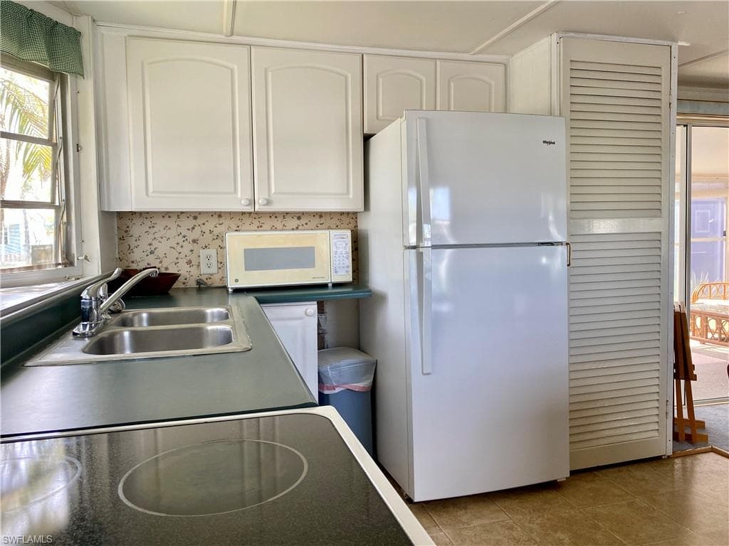 9 Oregon Trl 68, Naples, FL 34113-14