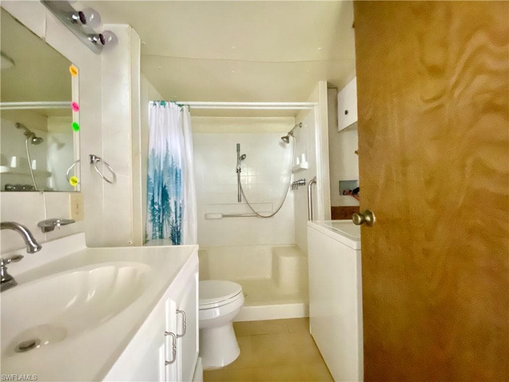 9 Oregon Trl 68, Naples, FL 34113-25