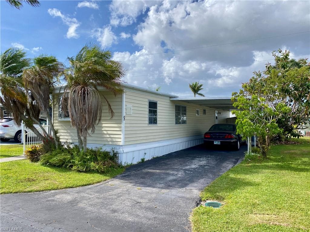 9 Oregon Trl 68, Naples, FL 34113-3