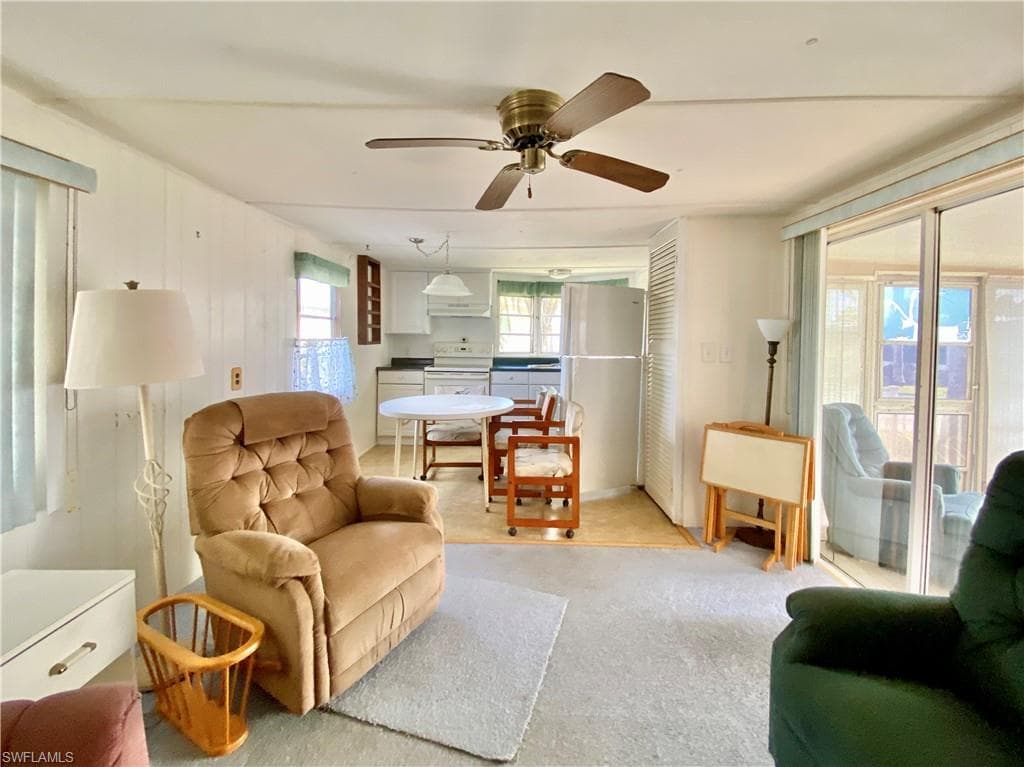9 Oregon Trl 68, Naples, FL 34113-8