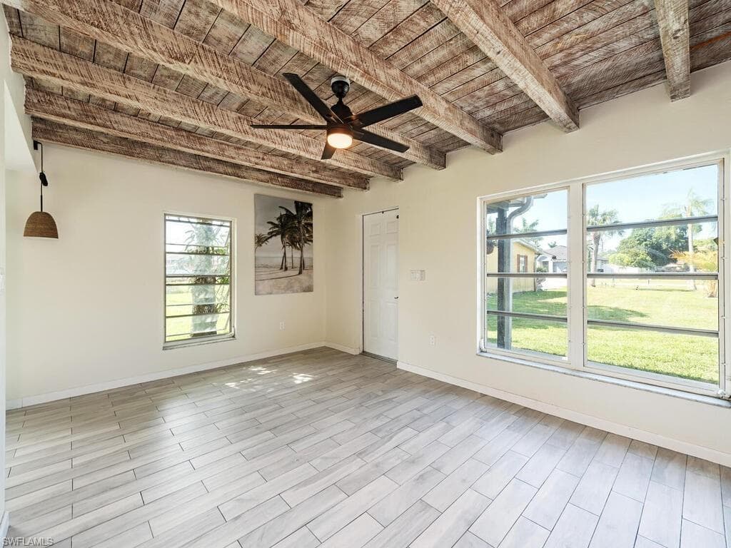 158 4th St, Naples, FL 34113-2