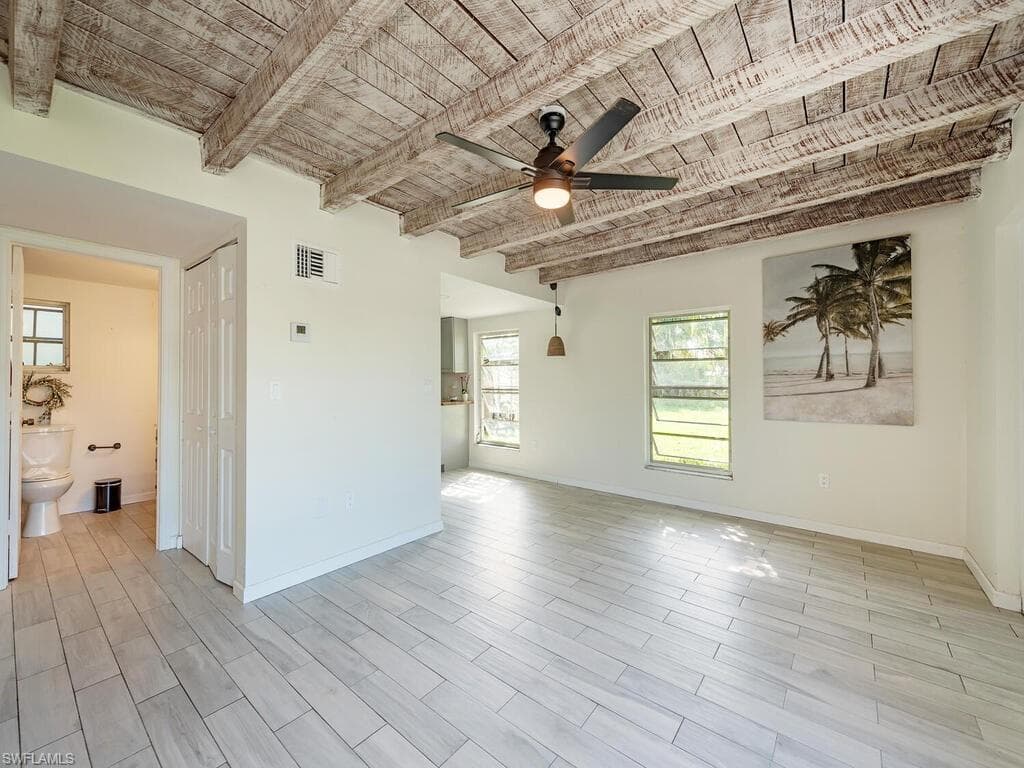 158 4th St, Naples, FL 34113-3