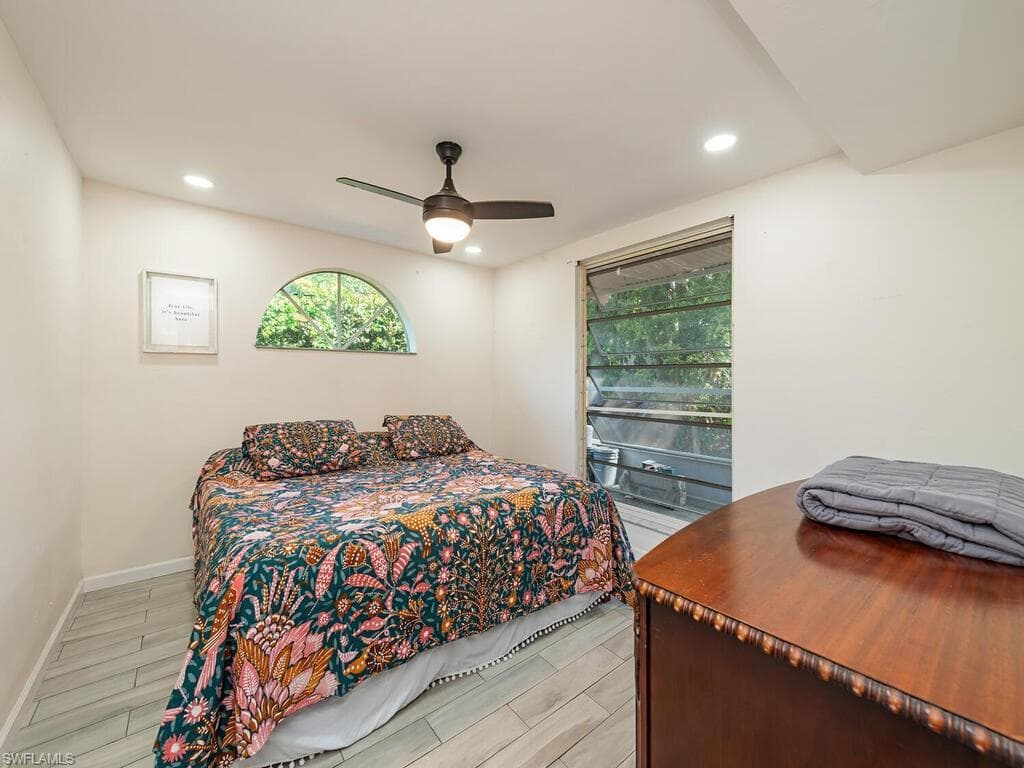 158 4th St, Naples, FL 34113-7