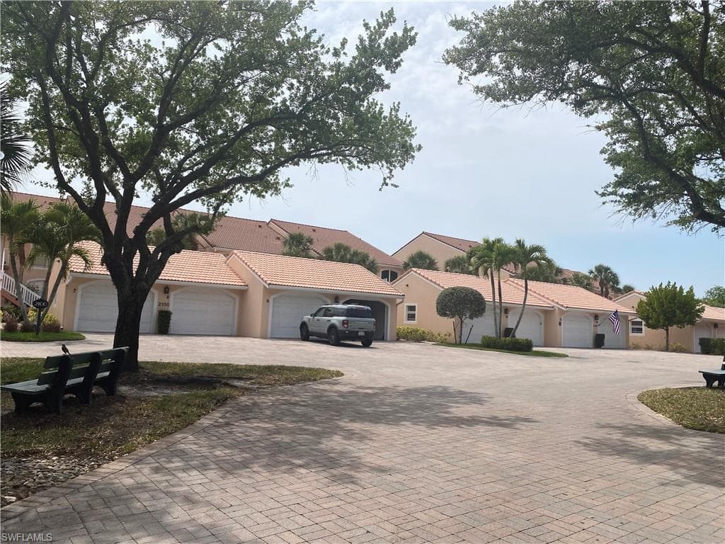 2100 Cascades Dr 4912, Naples, FL 34112-4
