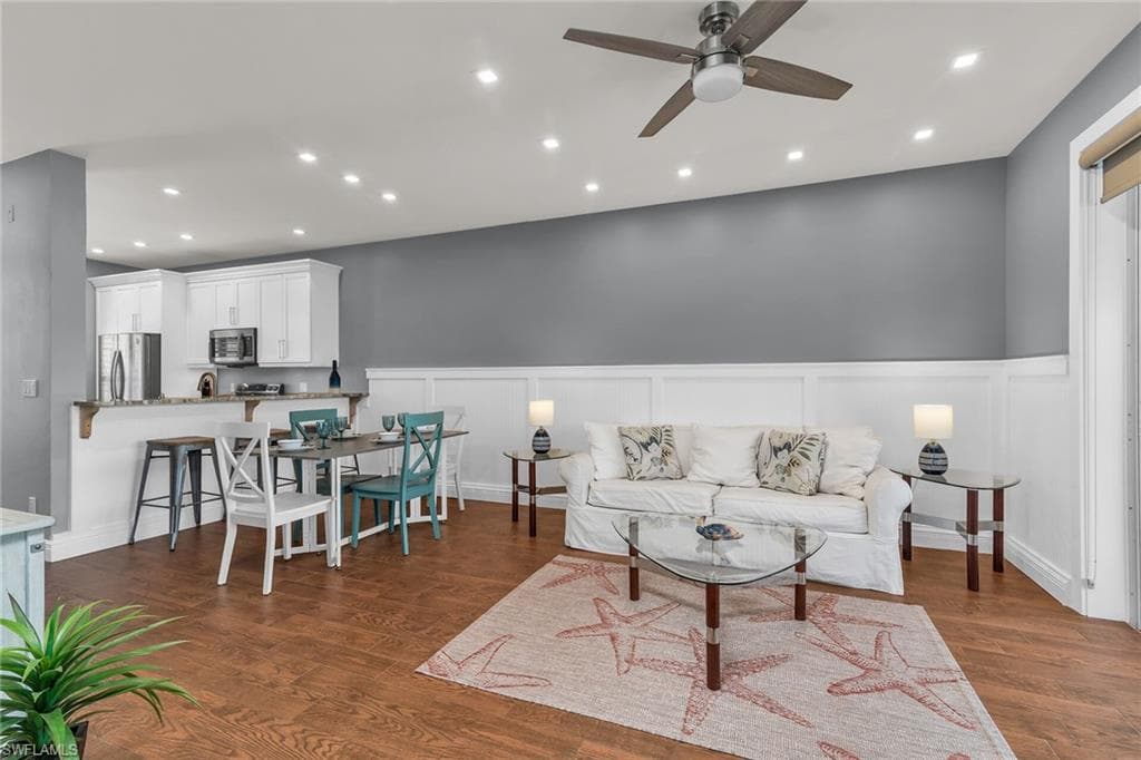 230 Newport Dr 602, Naples, FL 34114-12