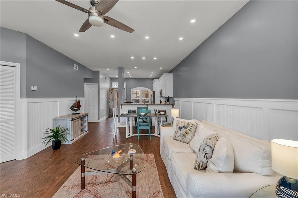 230 Newport Dr 602, Naples, FL 34114-13