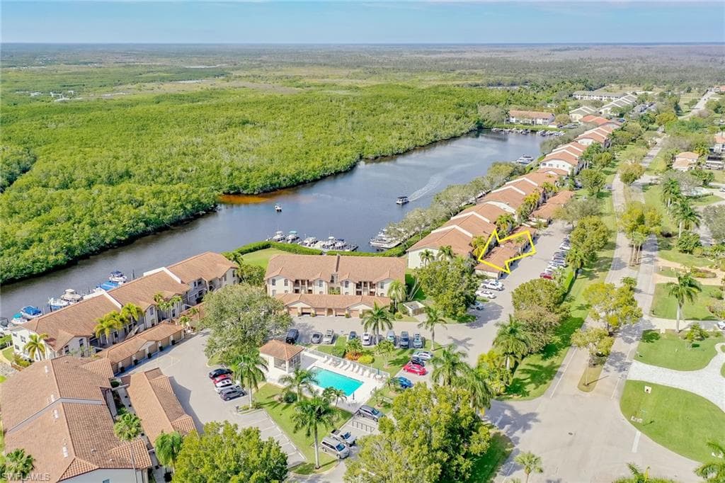 230 Newport Dr 602, Naples, FL 34114-1