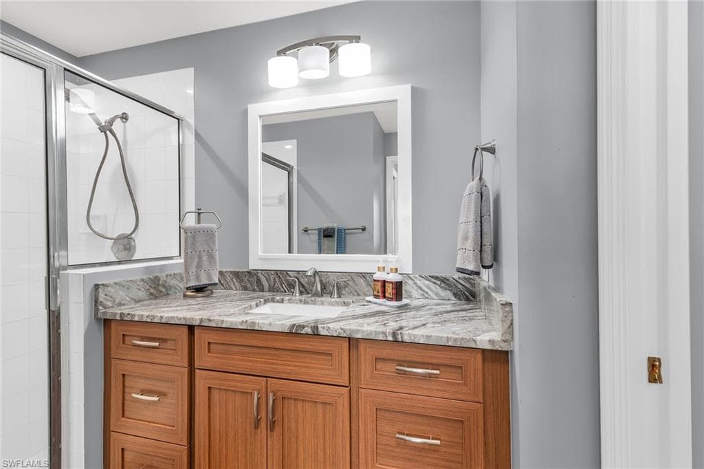 230 Newport Dr 602, Naples, FL 34114-19