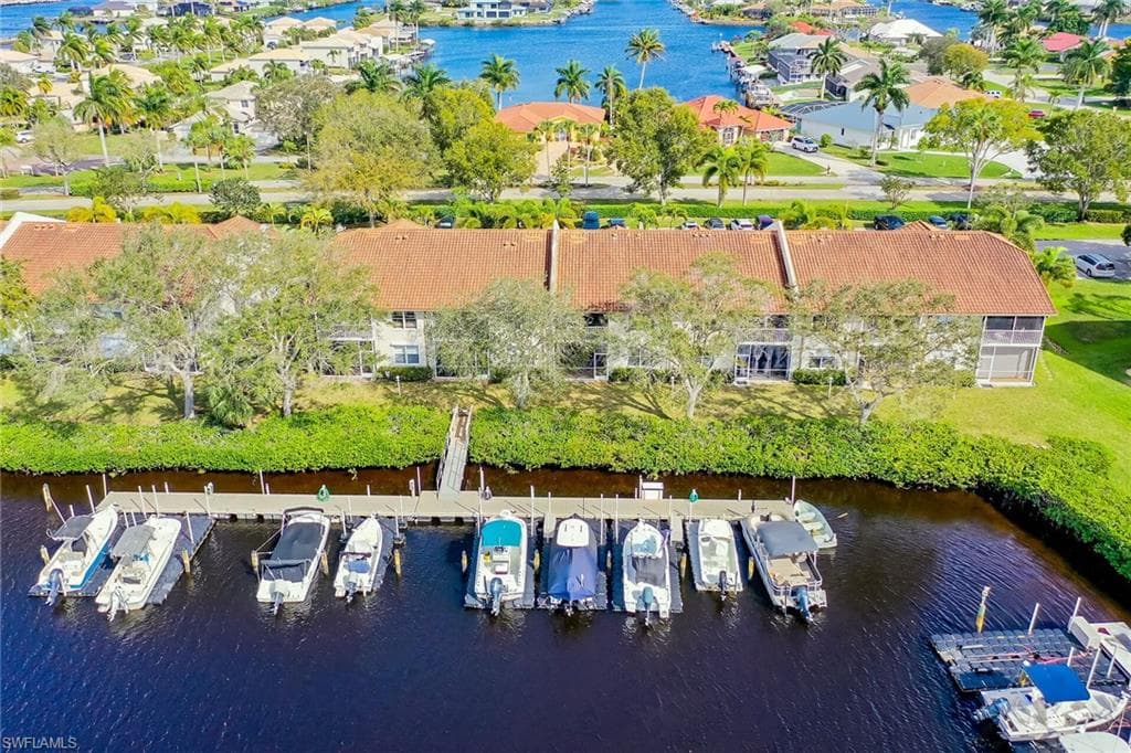 230 Newport Dr 602, Naples, FL 34114-30