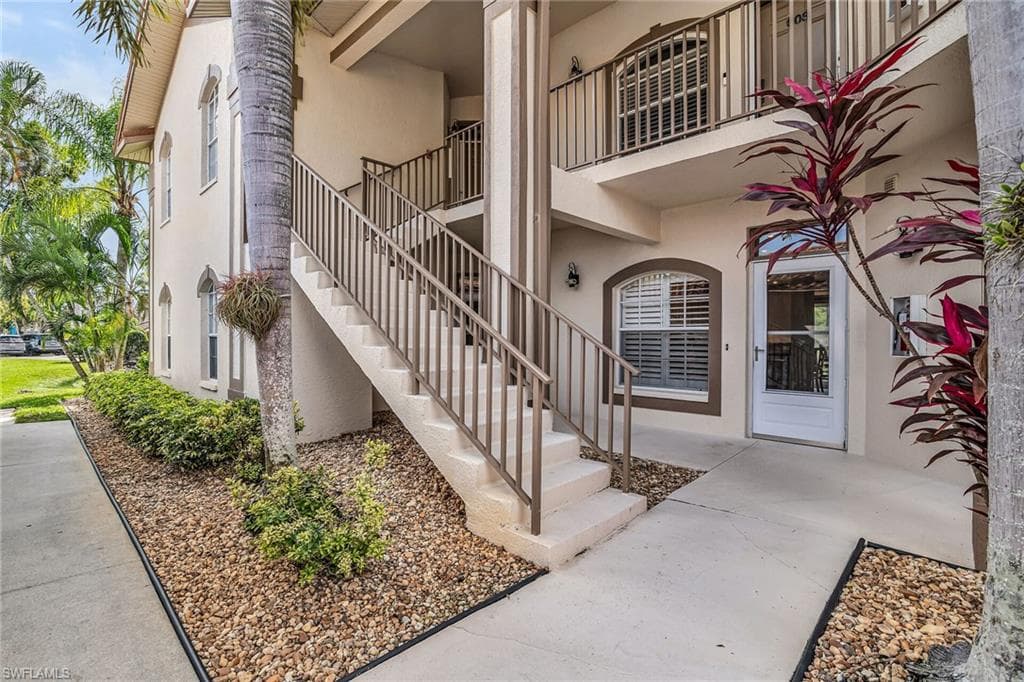 230 Newport Dr 602, Naples, FL 34114-3