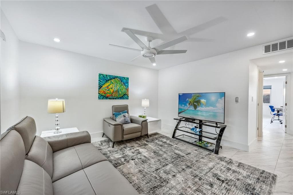 3000 Gulf Shore Blvd N 113, Naples, FL 34103-6