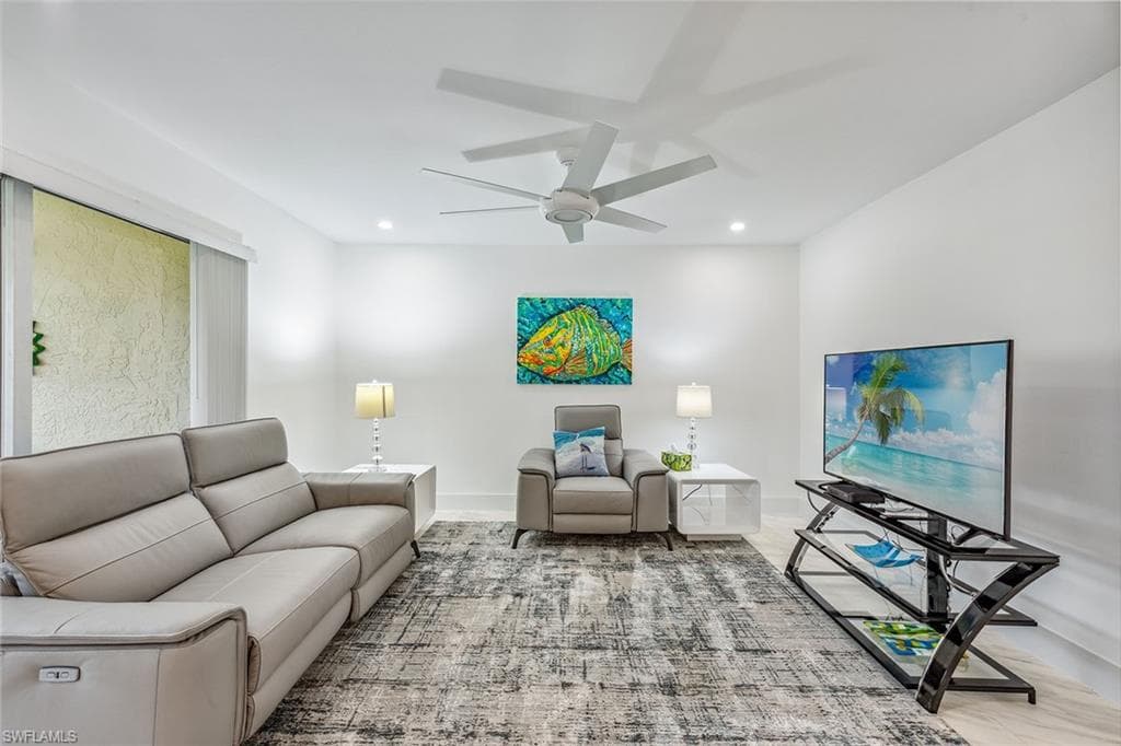 3000 Gulf Shore Blvd N 113, Naples, FL 34103-7