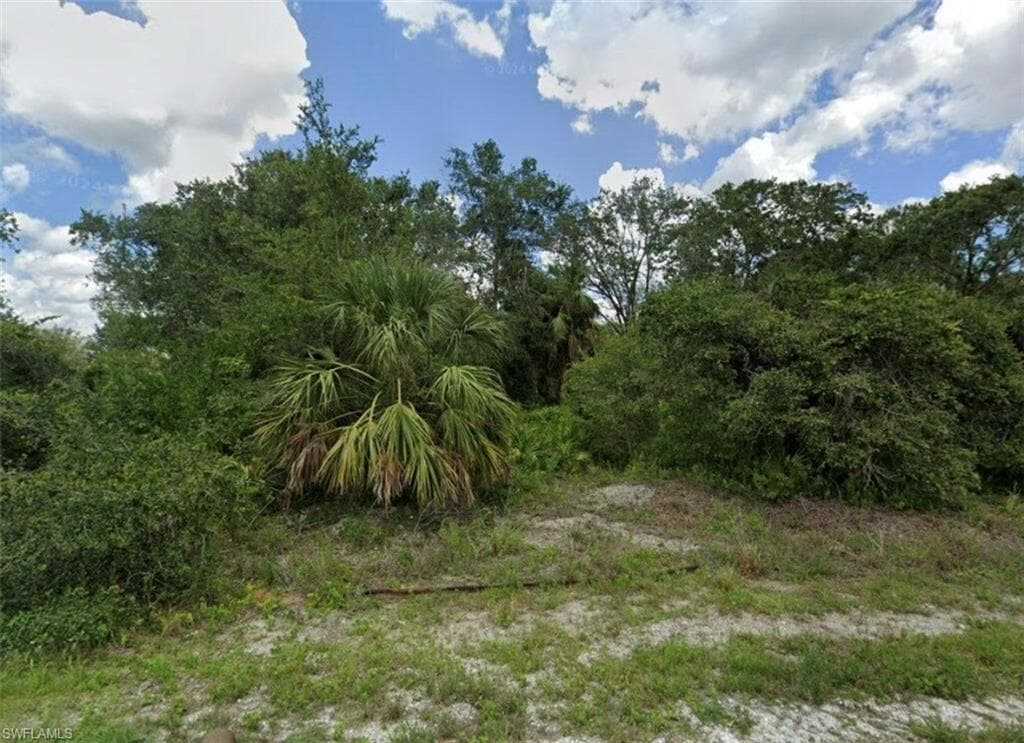 652 Jessie Ln, Lehigh Acres, FL 33972-1