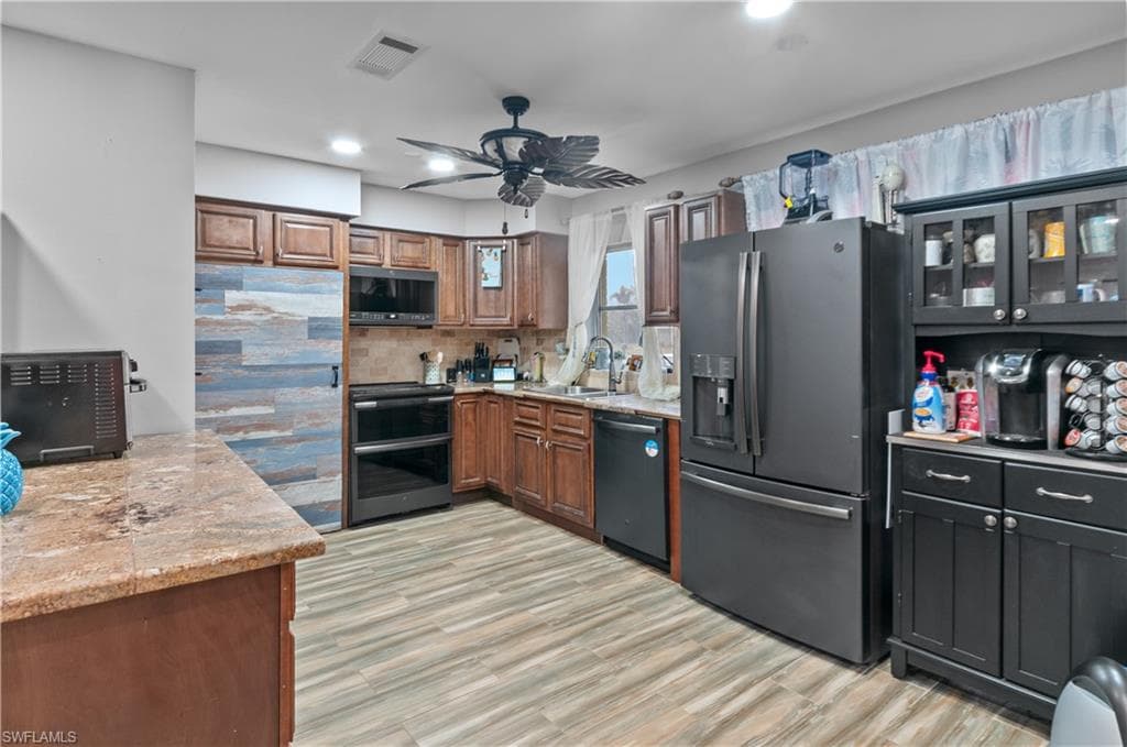 4421 Coronado Pkwy, Cape Coral, FL 33904-3