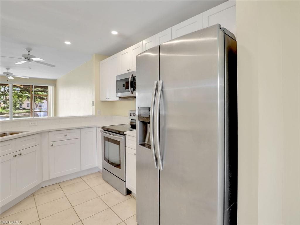 760 Wiggins Lake Dr 101, Naples, FL 34110-9
