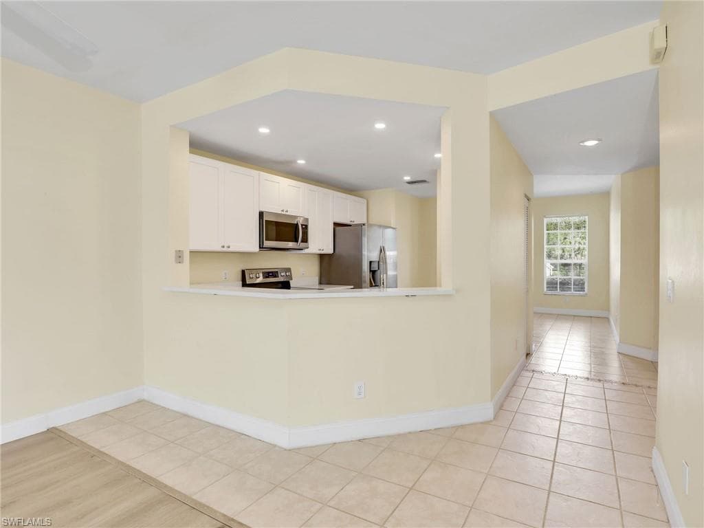 760 Wiggins Lake Dr 101, Naples, FL 34110-11