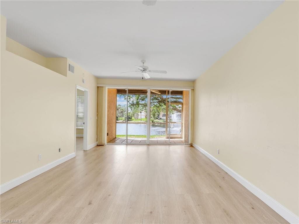 760 Wiggins Lake Dr 101, Naples, FL 34110-12