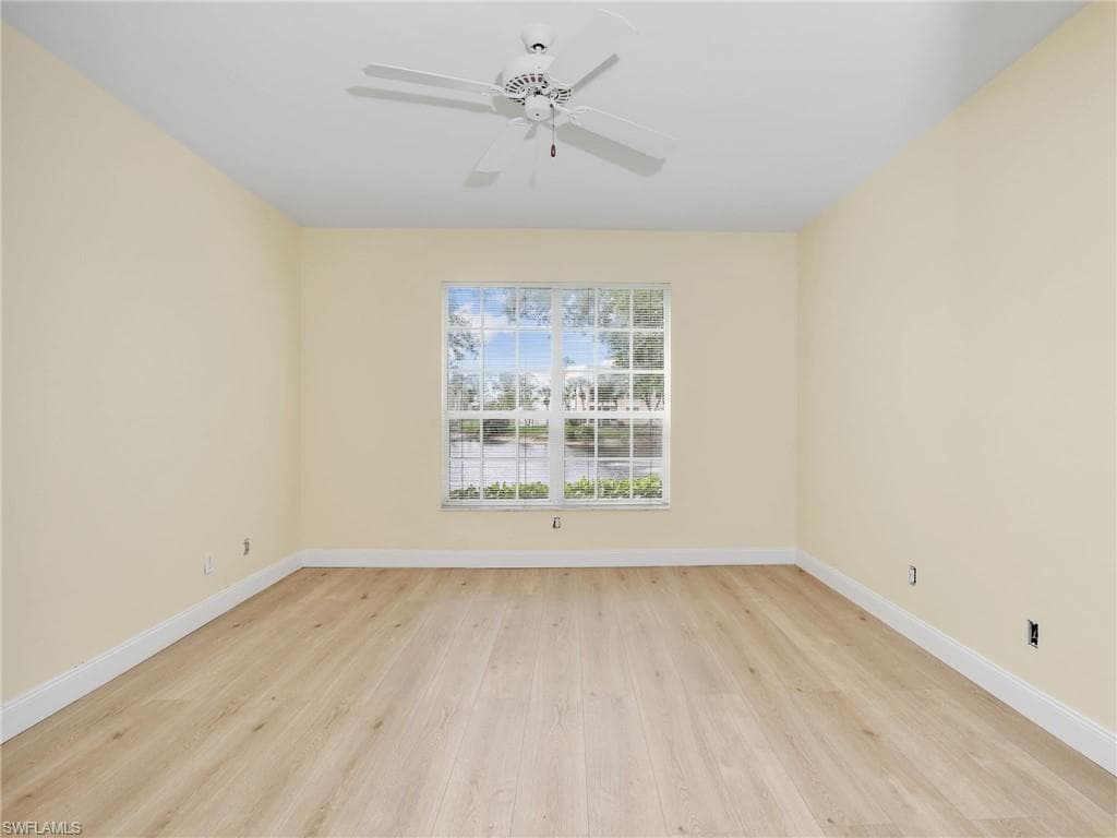 760 Wiggins Lake Dr 101, Naples, FL 34110-15