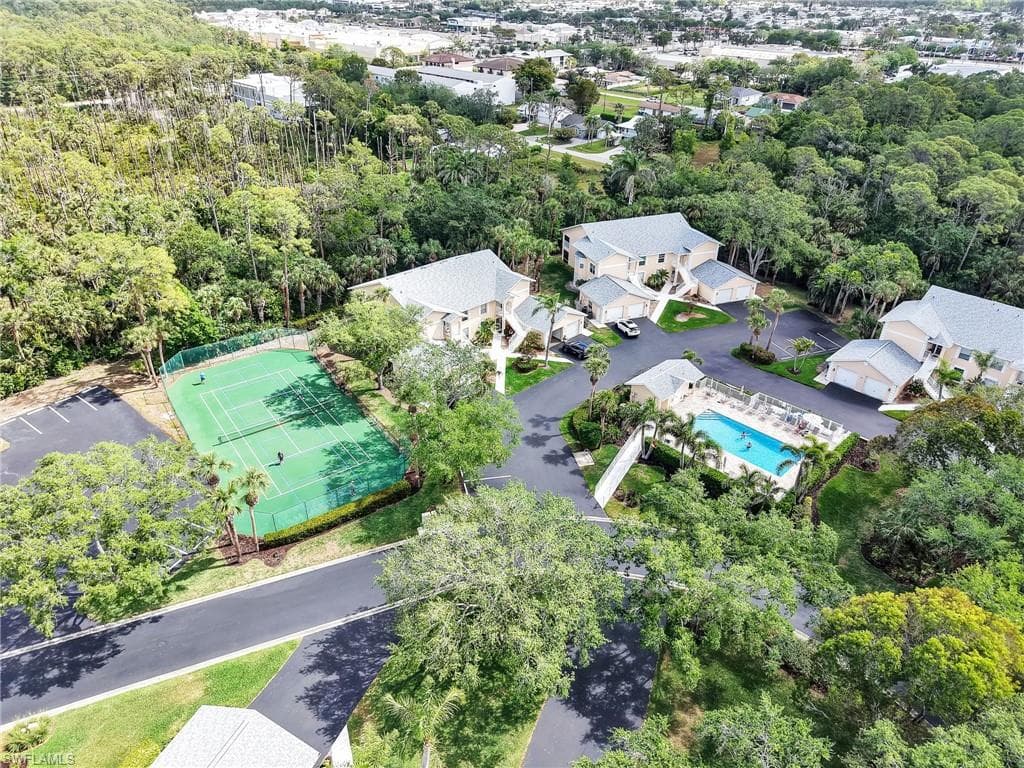 760 Wiggins Lake Dr 101, Naples, FL 34110-27