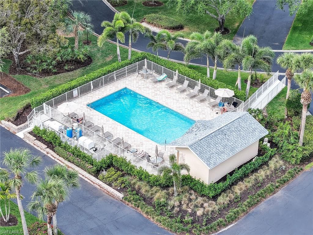 760 Wiggins Lake Dr 101, Naples, FL 34110-28
