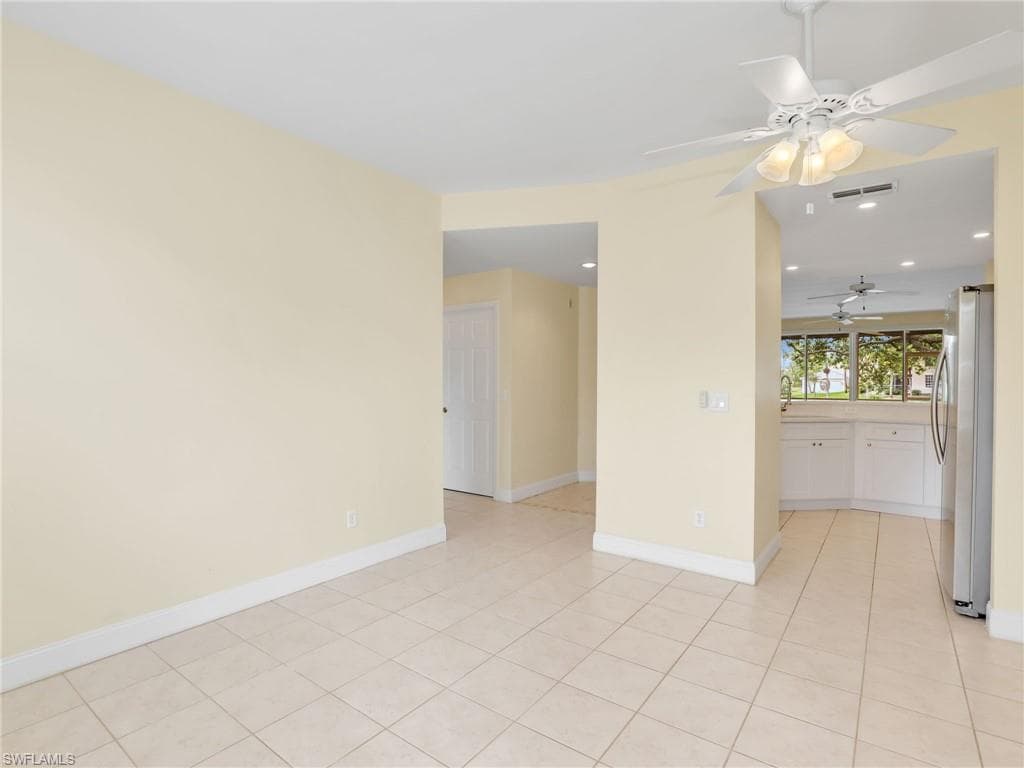760 Wiggins Lake Dr 101, Naples, FL 34110-7