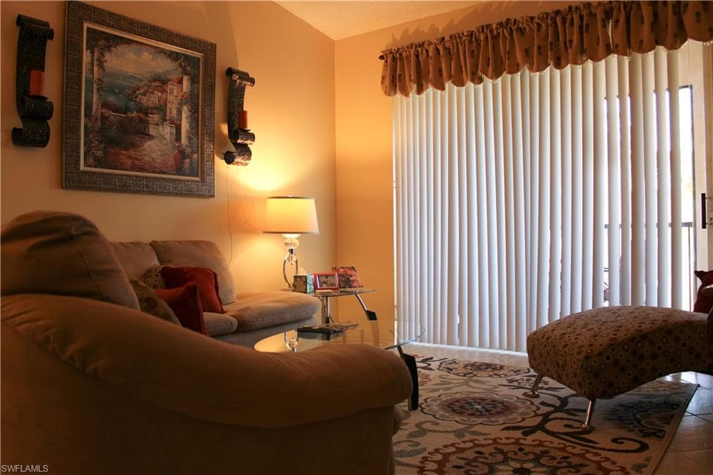 1190 Reserve Way 302, Naples, FL 34105-11