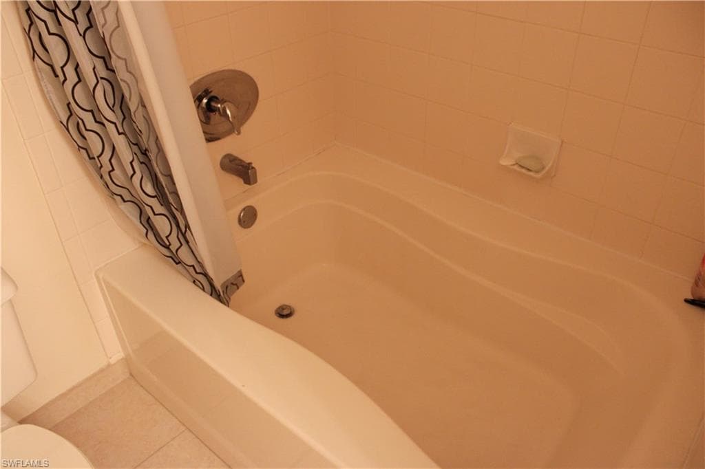 1190 Reserve Way 302, Naples, FL 34105-24