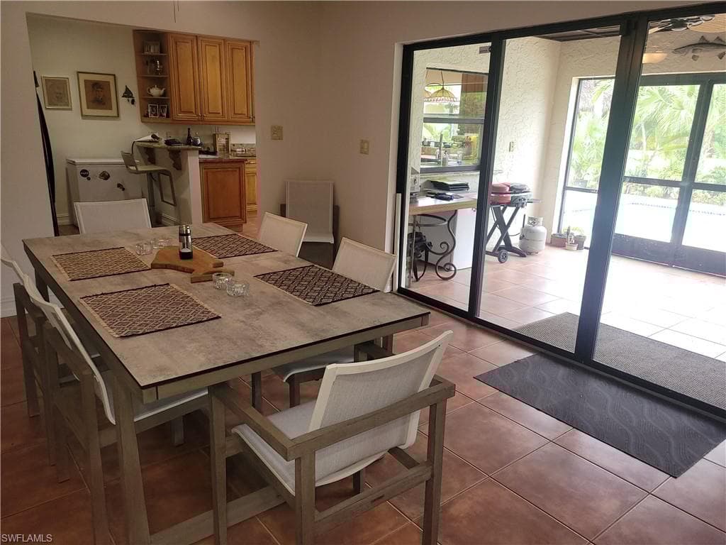 5259 Myrtle Ln, Naples, FL 34113-14