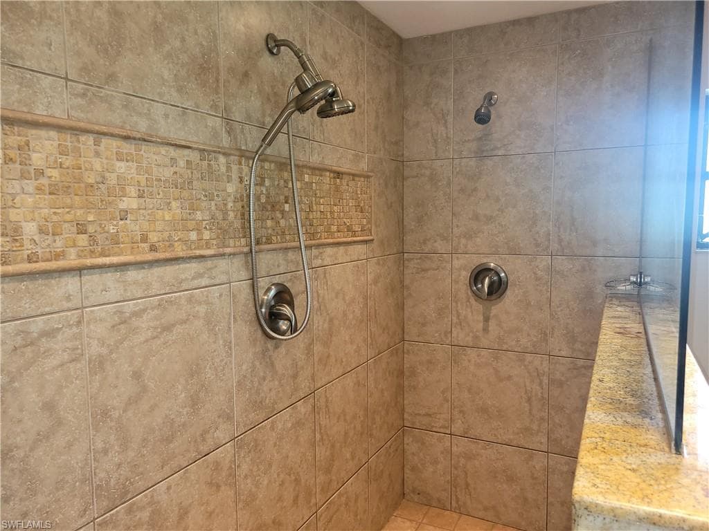 5259 Myrtle Ln, Naples, FL 34113-16