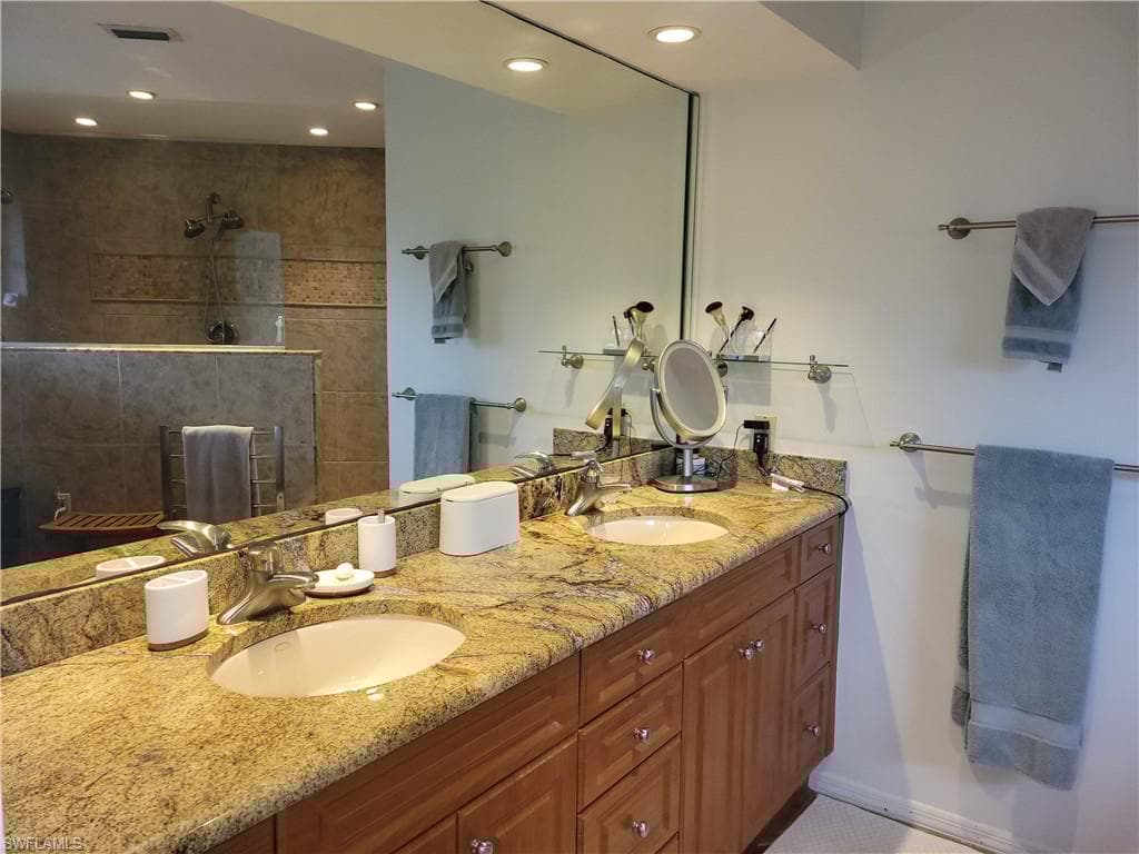 5259 Myrtle Ln, Naples, FL 34113-17