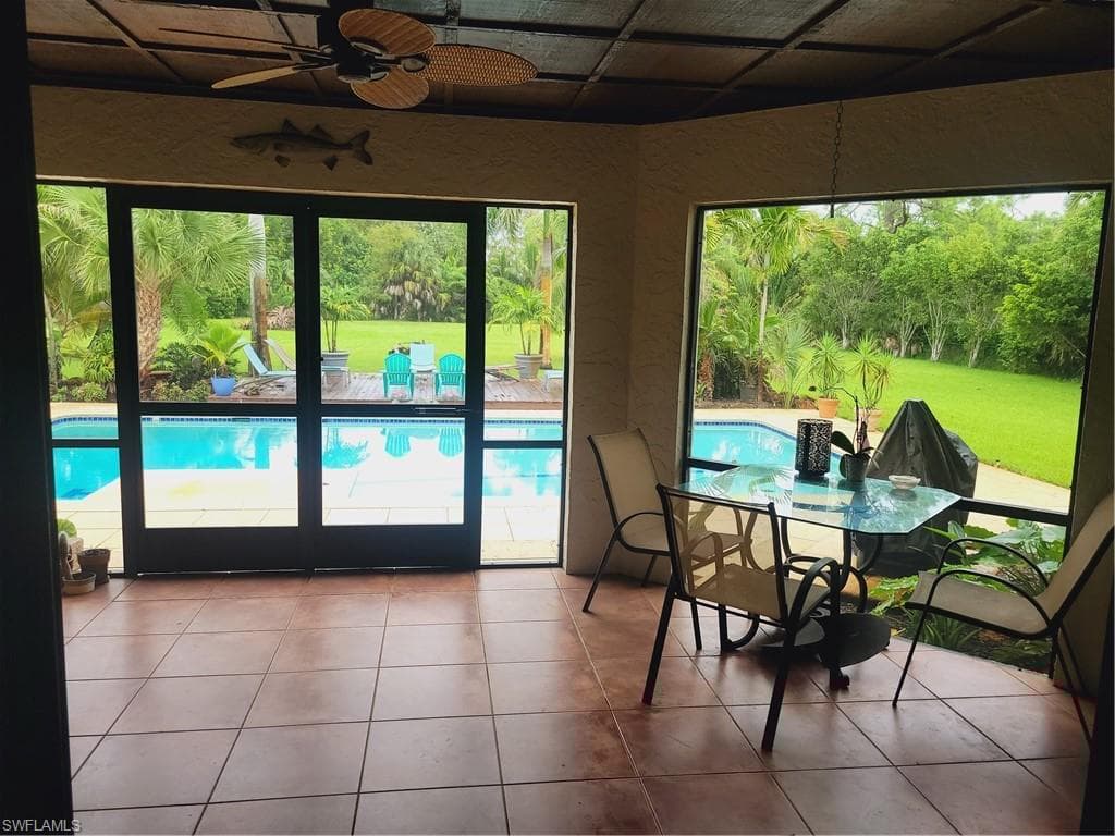 5259 Myrtle Ln, Naples, FL 34113-23