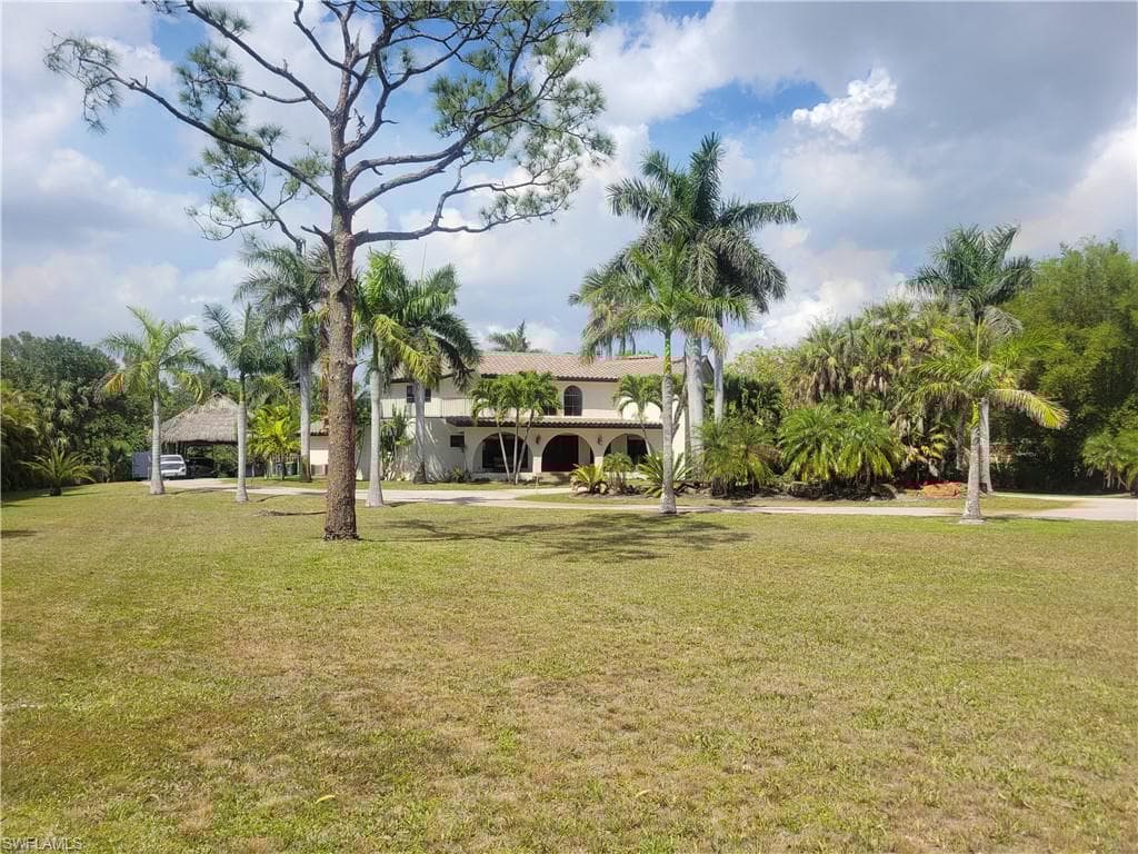 5259 Myrtle Ln, Naples, FL 34113-2