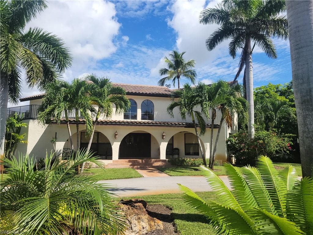 5259 Myrtle Ln, Naples, FL 34113-3
