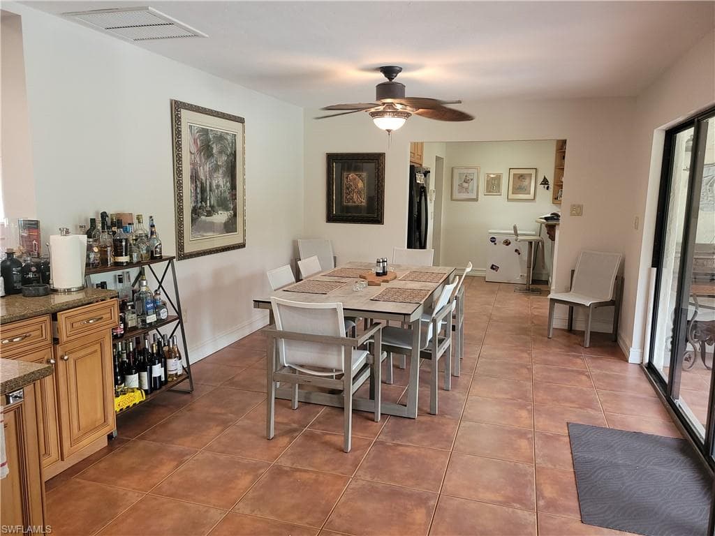 5259 Myrtle Ln, Naples, FL 34113-7