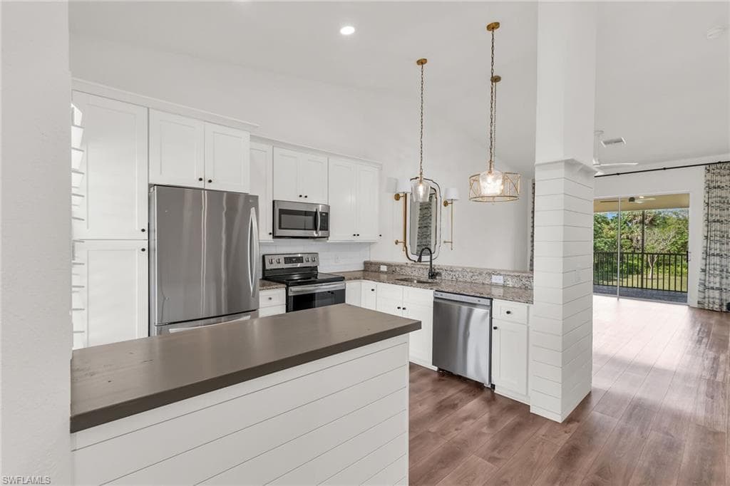 302 Newport Dr 1509, Naples, FL 34114-4