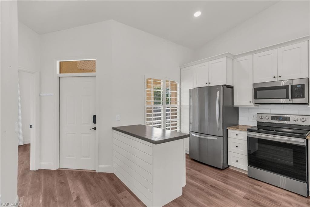 302 Newport Dr 1509, Naples, FL 34114-6