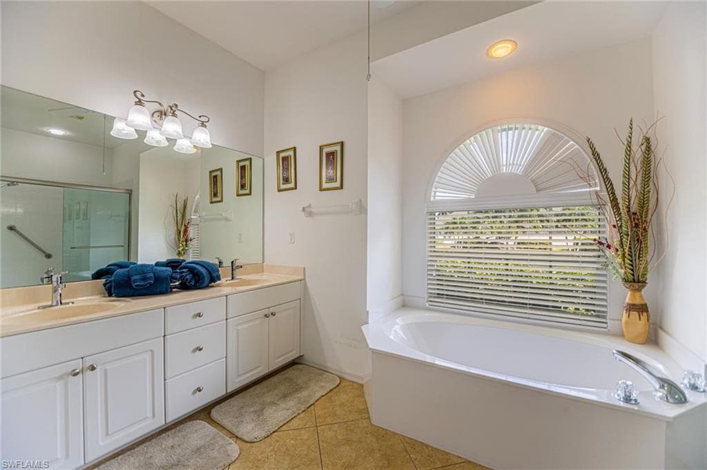967 Briarwood Blvd, Naples, FL 34104-18