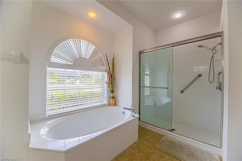 967 Briarwood Blvd, Naples, FL 34104-19