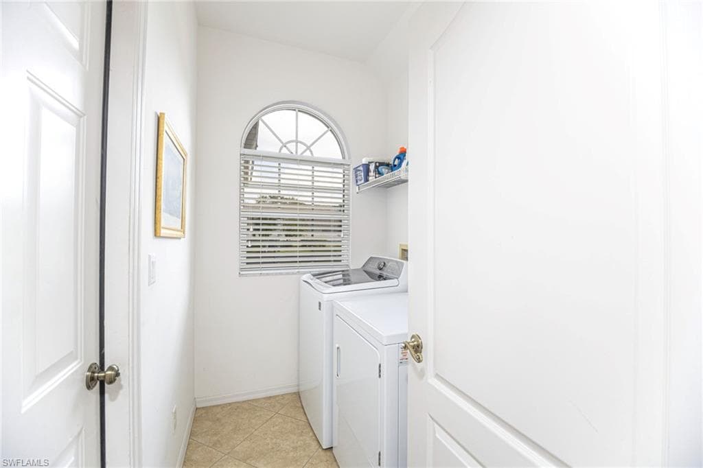 967 Briarwood Blvd, Naples, FL 34104-27