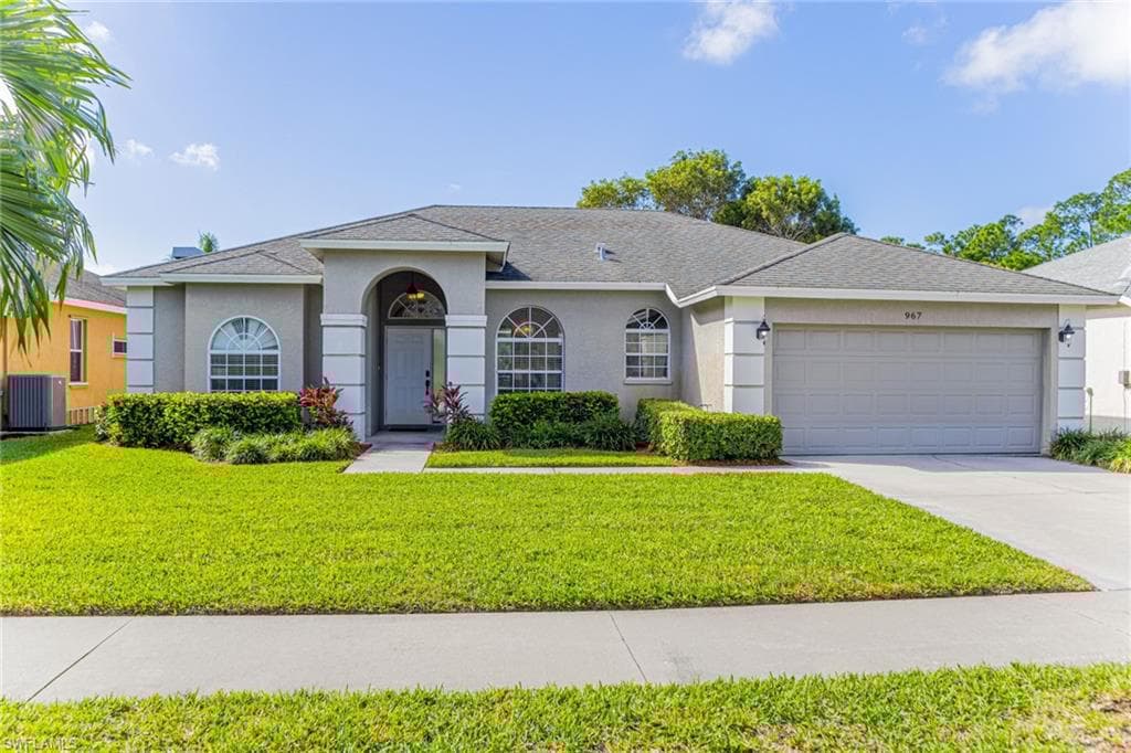 967 Briarwood Blvd, Naples, FL 34104-32