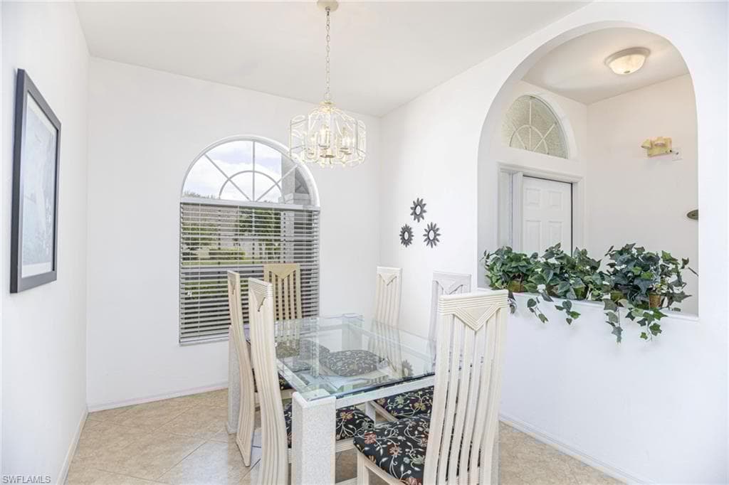 967 Briarwood Blvd, Naples, FL 34104-6