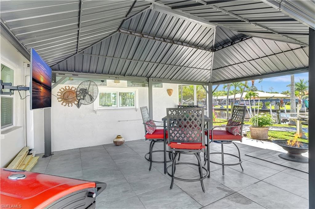 1230 Betmar Blvd, North Fort Myers, FL 33903-32