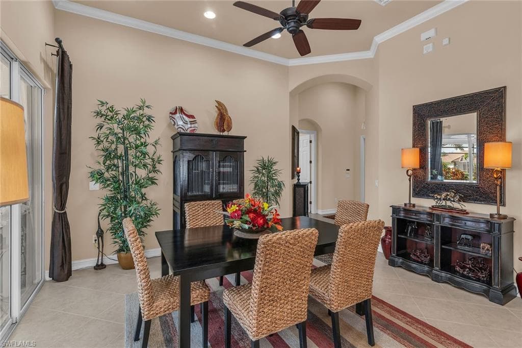 6806 Bent Grass Dr, Naples, FL 34113-10