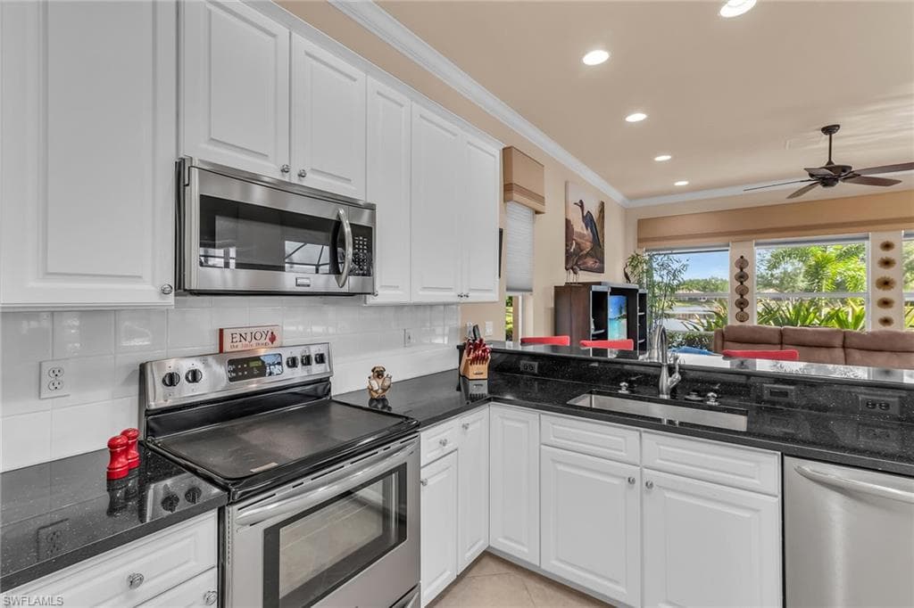 6806 Bent Grass Dr, Naples, FL 34113-13