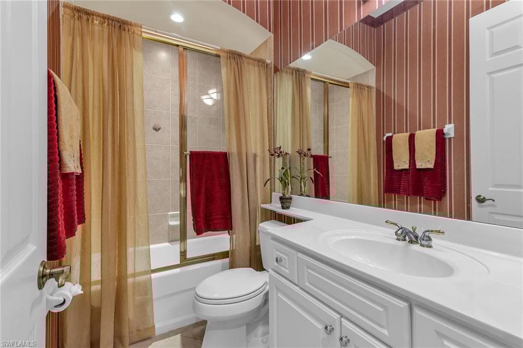 6806 Bent Grass Dr, Naples, FL 34113-28