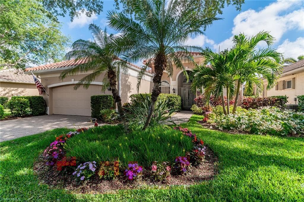 6806 Bent Grass Dr, Naples, FL 34113-2