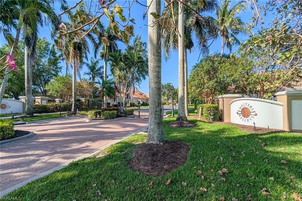 6806 Bent Grass Dr, Naples, FL 34113-39